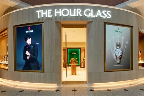 Singapore THE HOUR GLASS (MILLENIA WALK) .